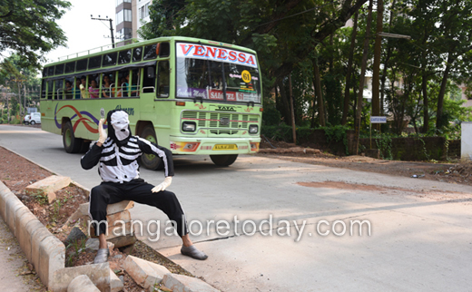 Novel protest by Mallikatte 4